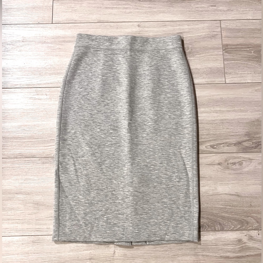 (New)Ann Taylor Sweatskirt, size 2